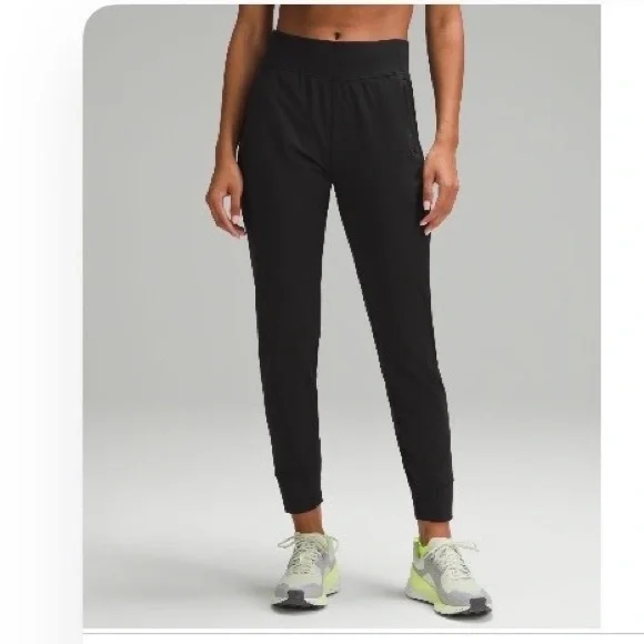 Black High-Rise Jogger Pants - Picture 1 of 3